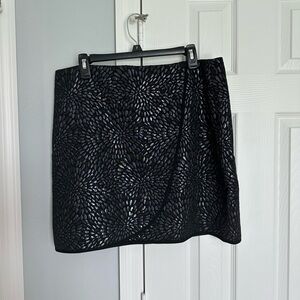 LOFT - Chic Black Skirt (14)